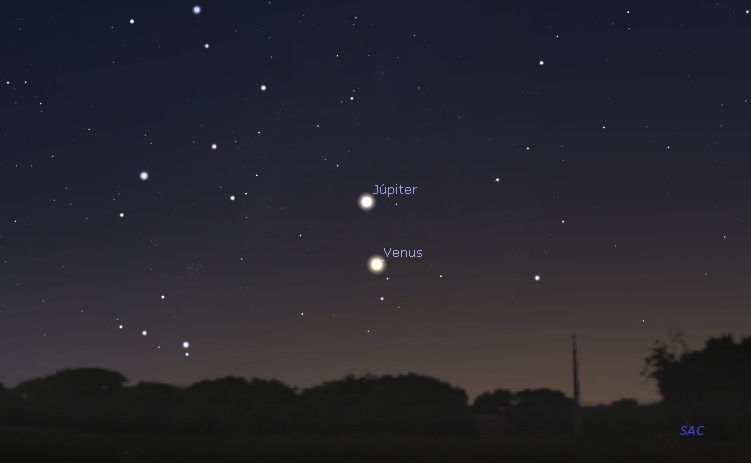 La Luna, Júpiter y Venus danzando en el cielo de Funes